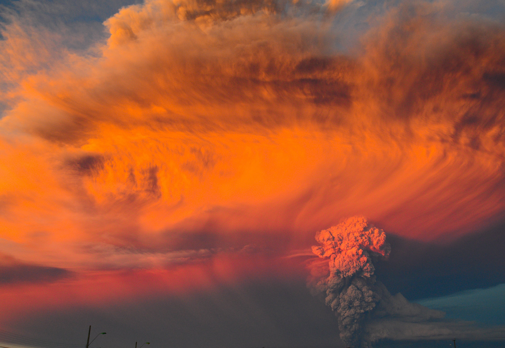 Les 10 plus belles photos de l'éruption du volcan Calbuco > OK Voyage