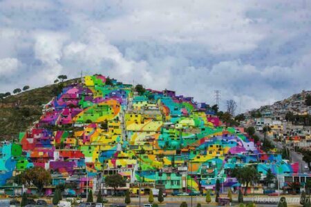 Un graffiti géant transforme une favela mexicaine