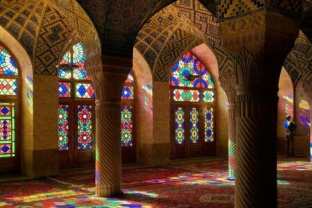 Découvrez les incroyables couleurs de la mosquée Nasir ol Molk