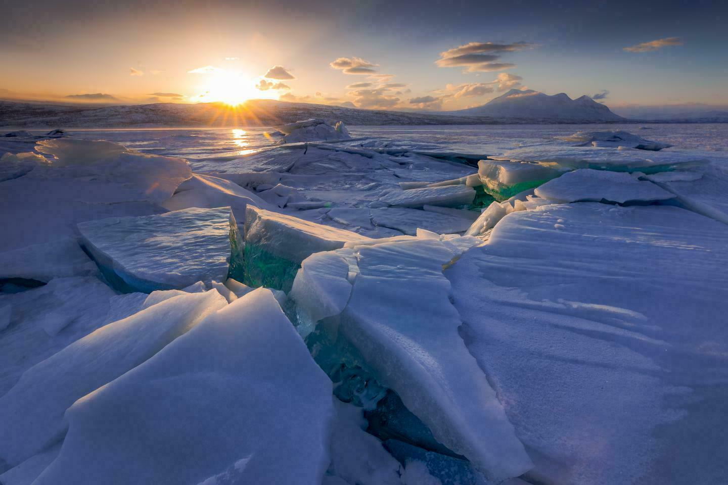 Les Fabuleux Paysages De La Laponie En Hiver, Et Ses Aurores Boréales