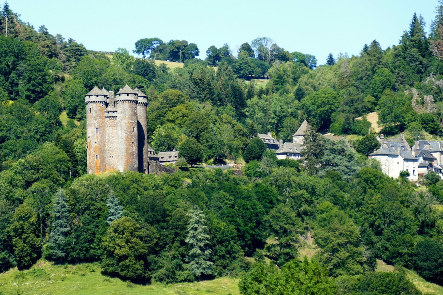 Quels Sont Les Plus Beaux Villages D’Auvergne ? Voici Nos 11 Préférés