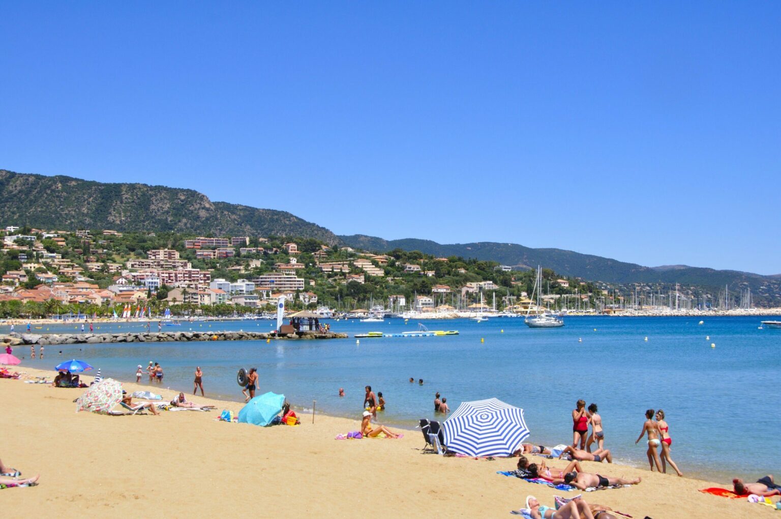 tourist information le lavandou france