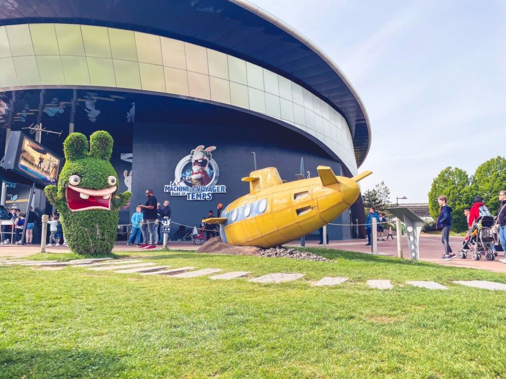 La Vienne - Futuroscope Lapins Cretins La Machine à Voyager dans le Temps exterieur