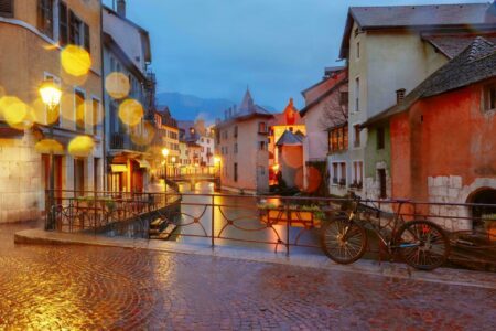 Que faire à Annecy quand il pleut ? Voici 12 idées d’activités !