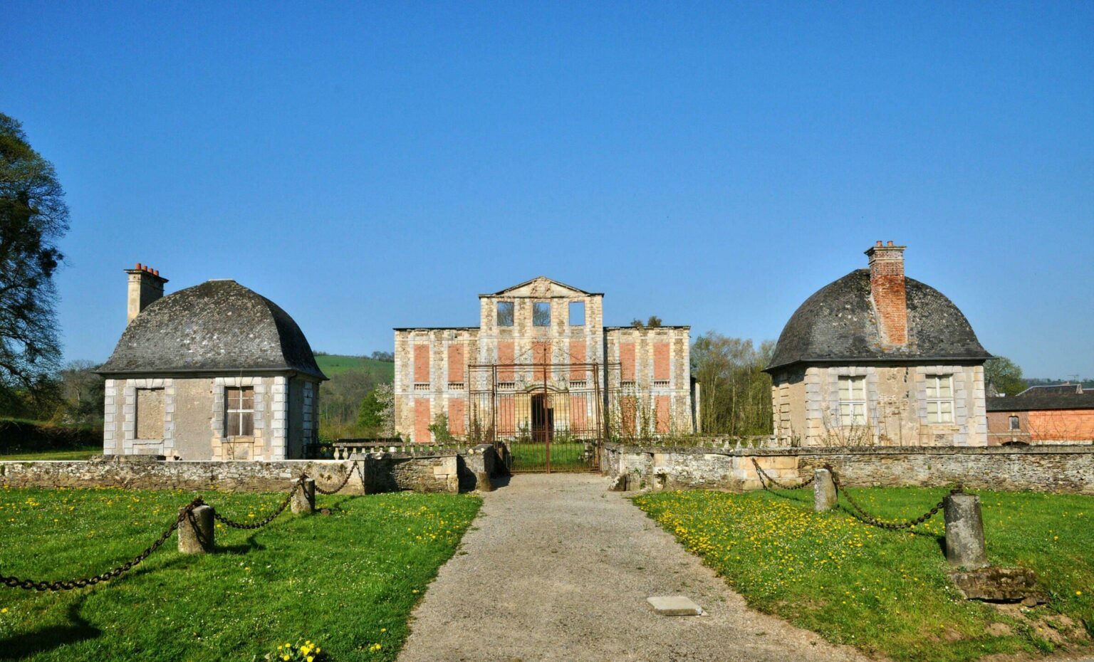 Découvrez Les 12 Plus Beaux Villages De La Suisse Normande 