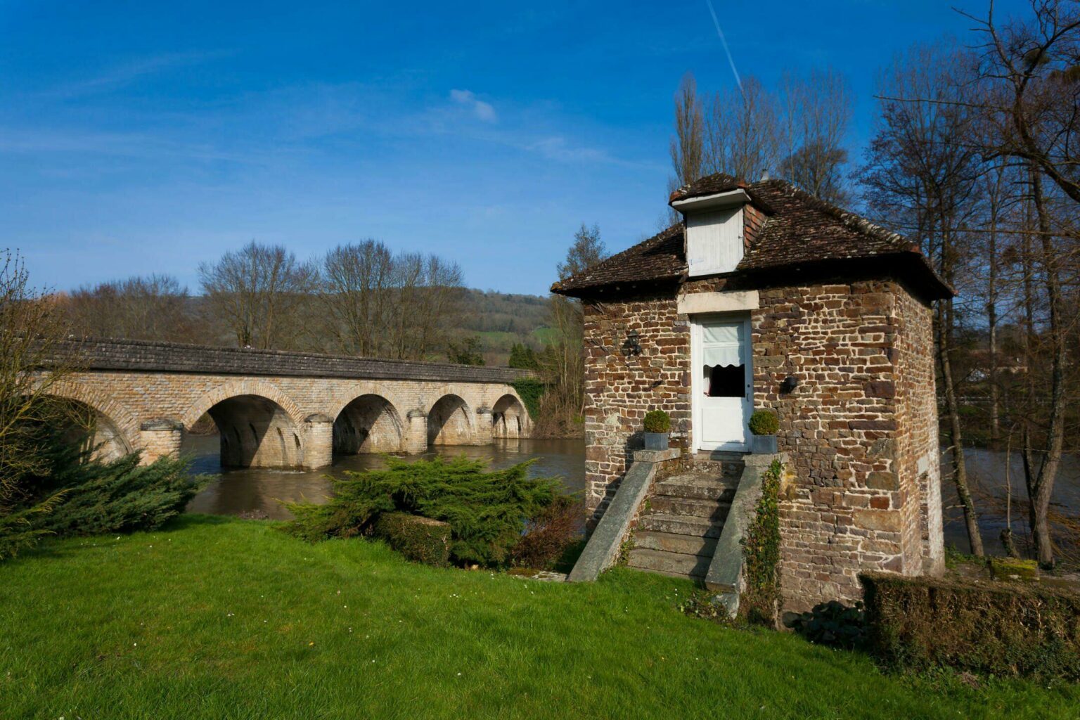 Découvrez Les 12 Plus Beaux Villages De La Suisse Normande 