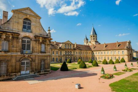 Bourgogne : Top 8 des incontournables à faire en Saône-et-Loire !