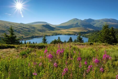 Les 16 plus beaux lacs d’Auvergne à découvrir en photos