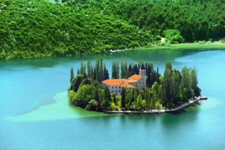 Découvrez les 12 plus beaux lacs de Croatie !