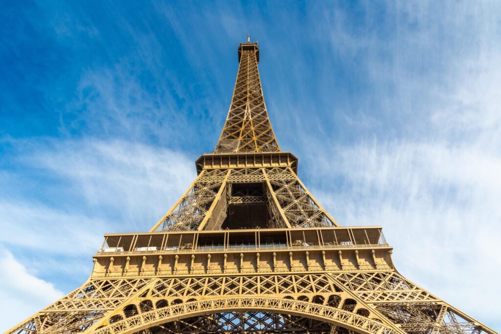 La tour Eiffel vue de près