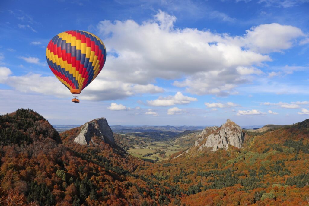 Survoler le Puy-de-Dôme en automne