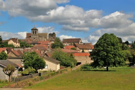 Découvrez 12 superbes villages autour de Limoges !