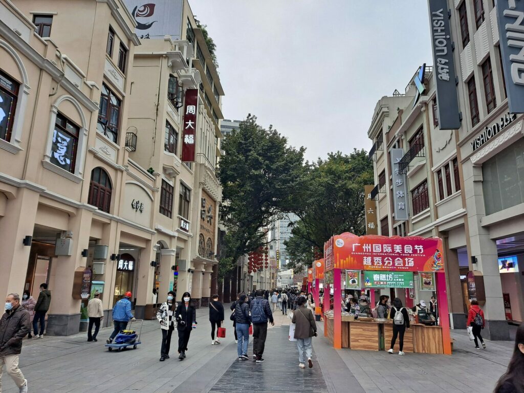 La rue piétonne de Beijing Lu à Canton