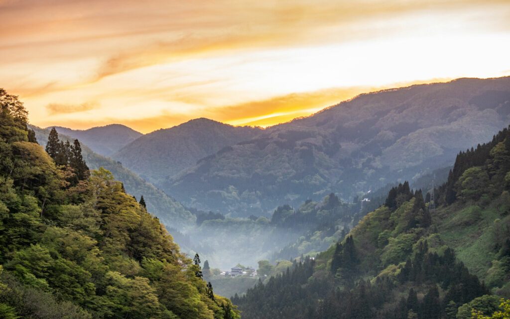 Coucher de soleil alpes japonaises japon Gokayama