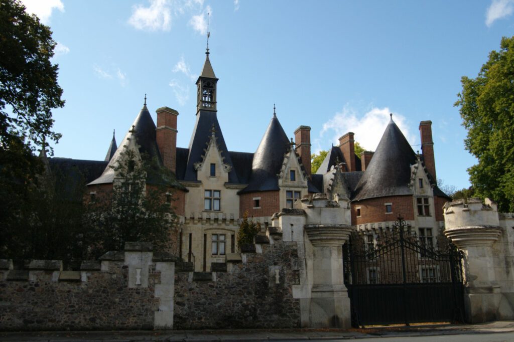 Le château de Bonnétable autour du Mans