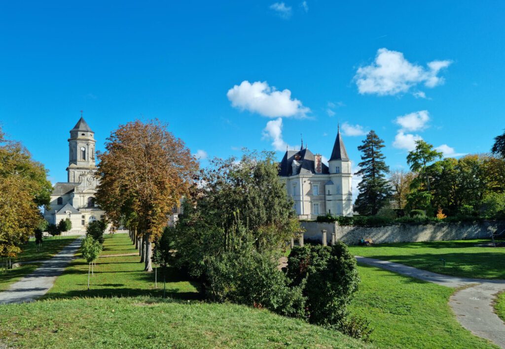 Chateau et église abbatiale de Saint-Florent-le-Vieil