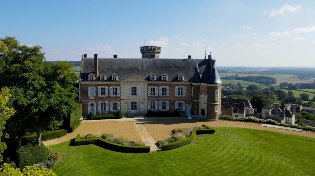 Le château de Montmirail autour du Mans
