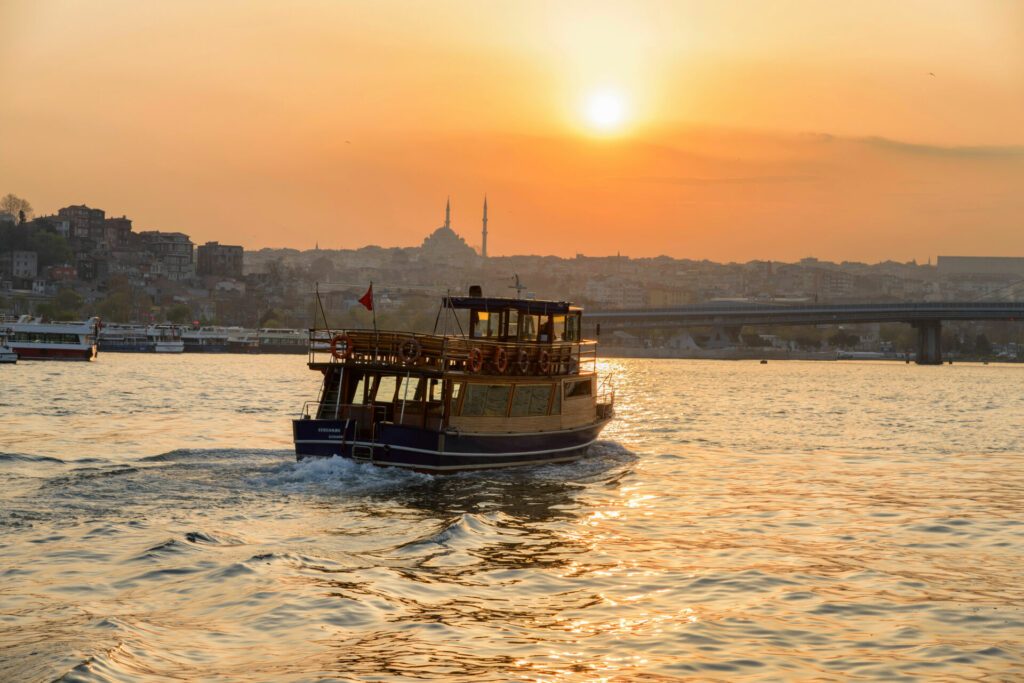 Coucher de soleil sur le Bosphore et Istanbul