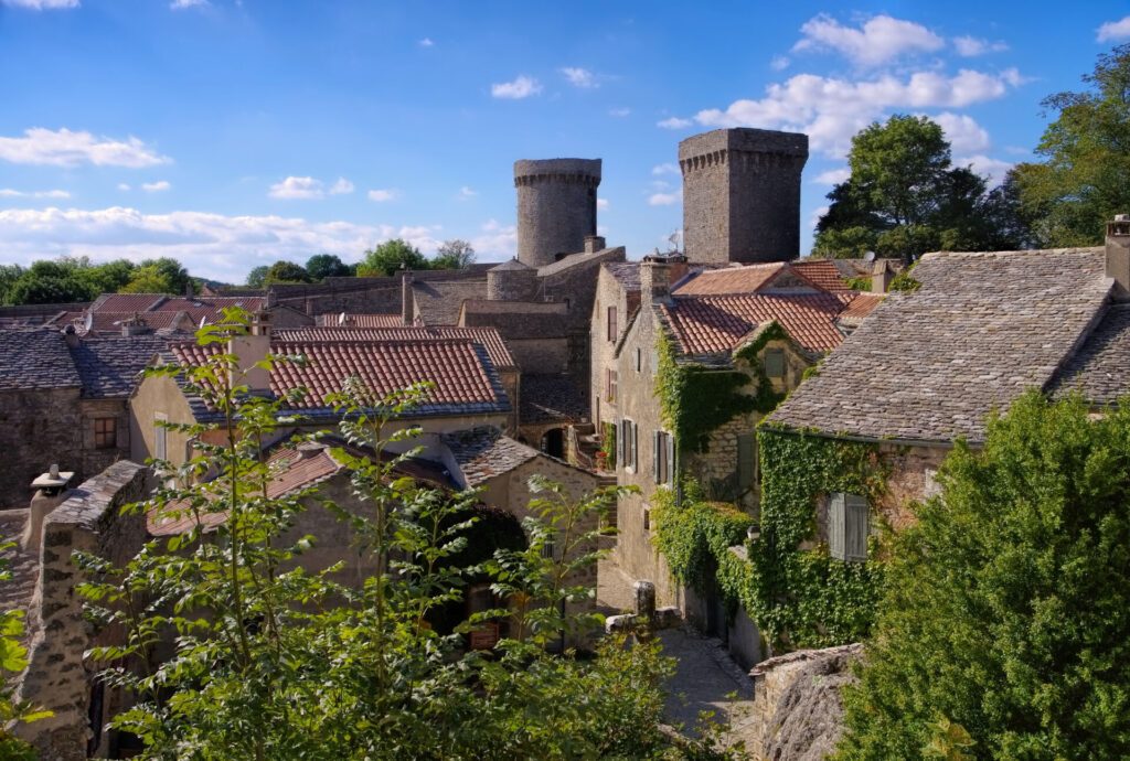 La Couvertoirade joli village proche de Millau