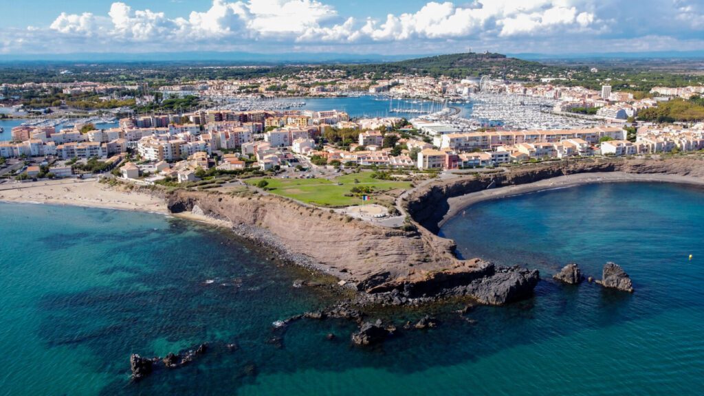 Vue aérienne de la station balnéaire du Cap d'Agde