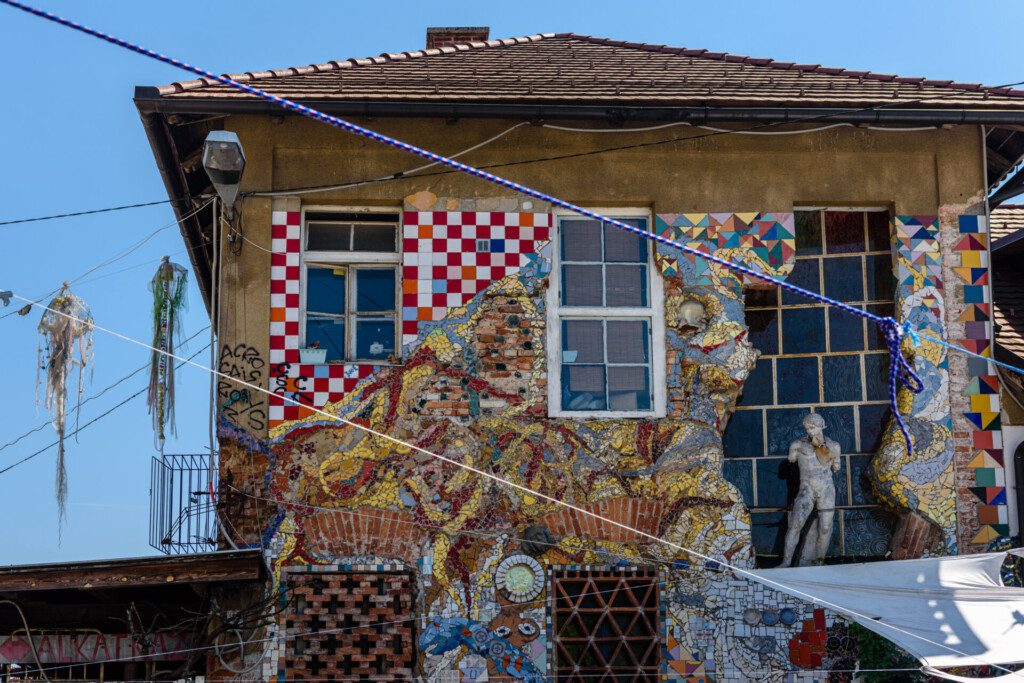 Art dans le quartier Metelkova Mesto (Ljubljana)