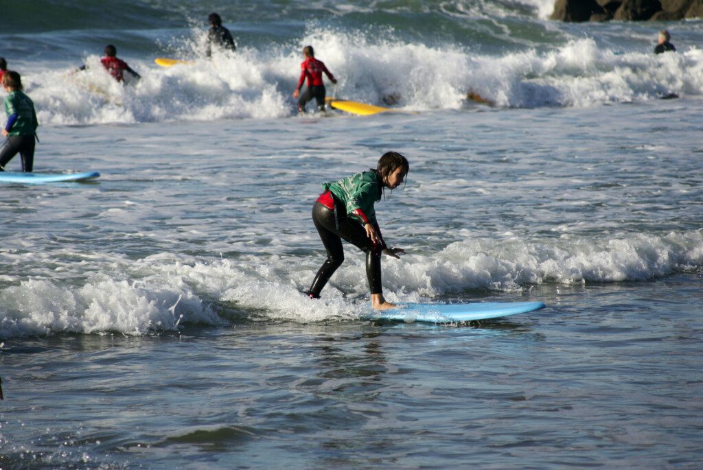 Initiation au surf pour les enfants à Biarritz