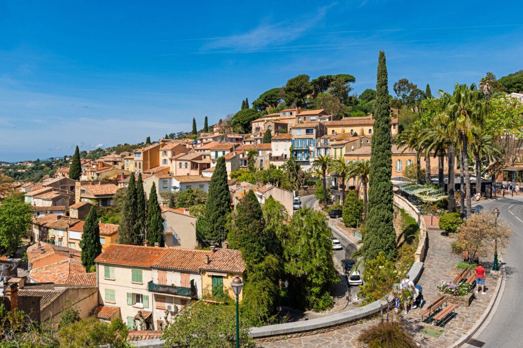 Bormes-les-Mimosas dans les environs de Saint-Raphaël