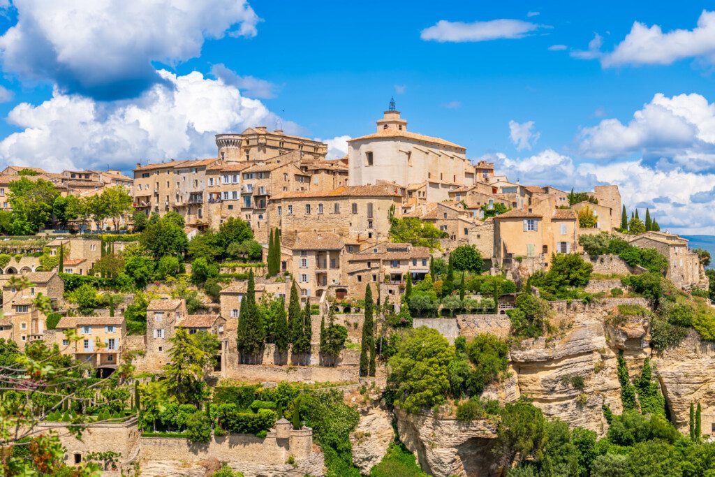 Gordes, un beau village provençal dans le Luberon