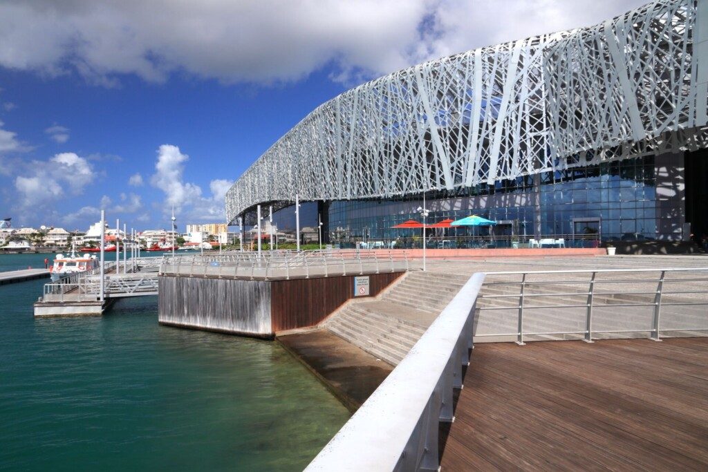 Extérieur du Mémorial ACTe, une architecture moderne