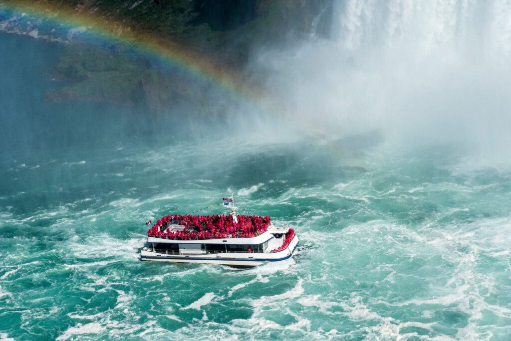 Bateau aux chutes du Niagara envie se faire mouiller