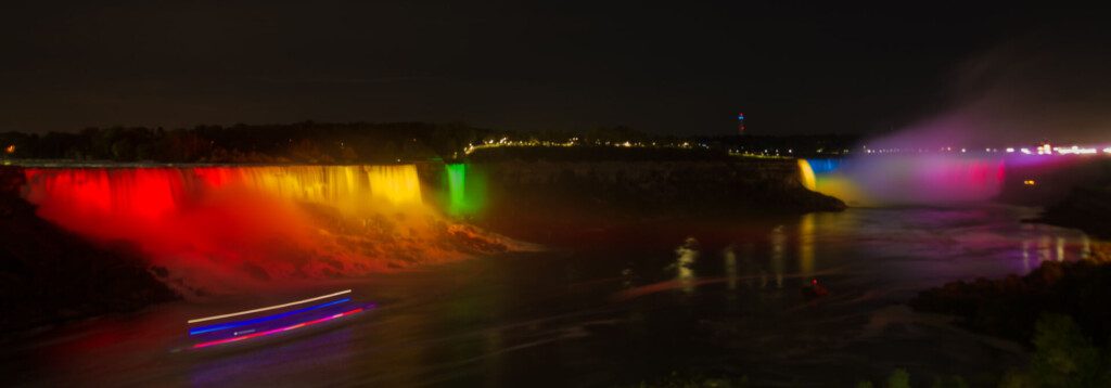 Eclairages des chutes du Niagara la nuit