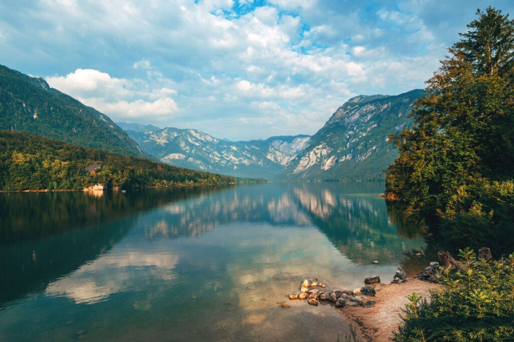 Lac de Bohinj dans le Parc national du Triglav