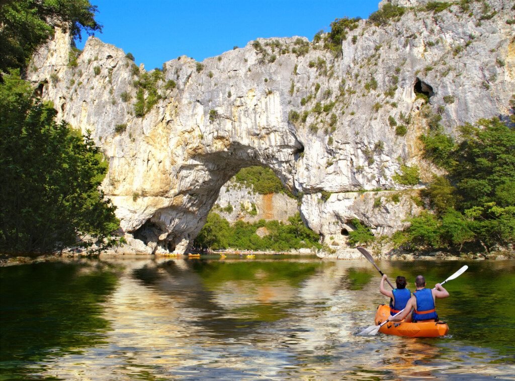 Micro-aventure dans des Gorges de l’Ardèche en canoë