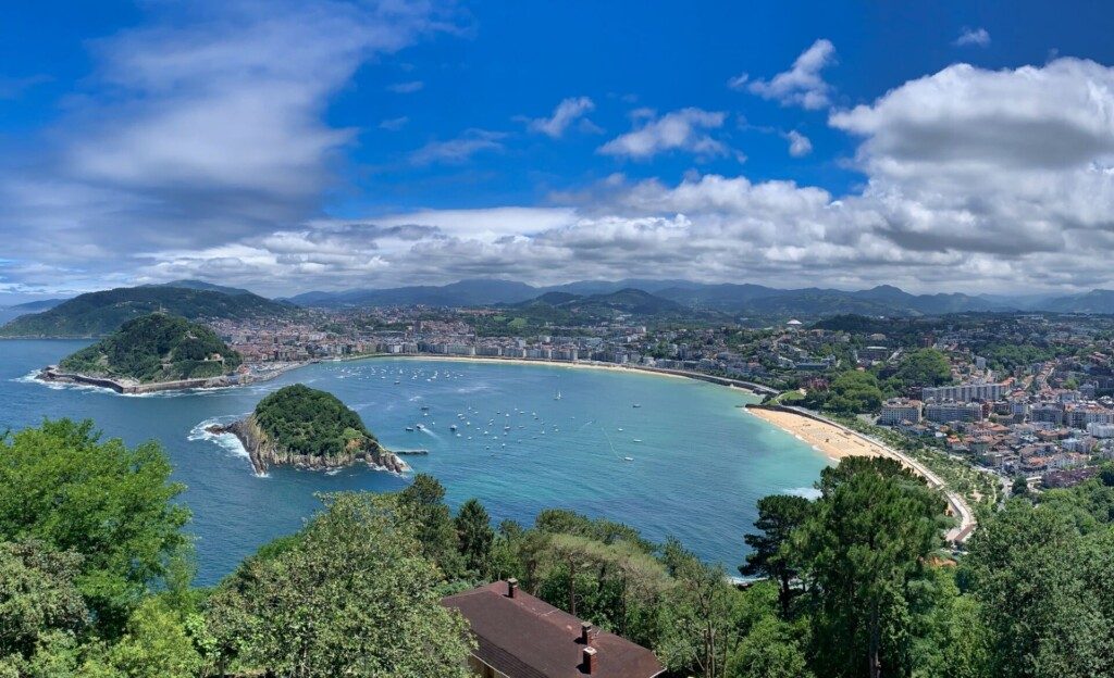 Admirez la vue sur San Sebastian depuis Monte Igeldo