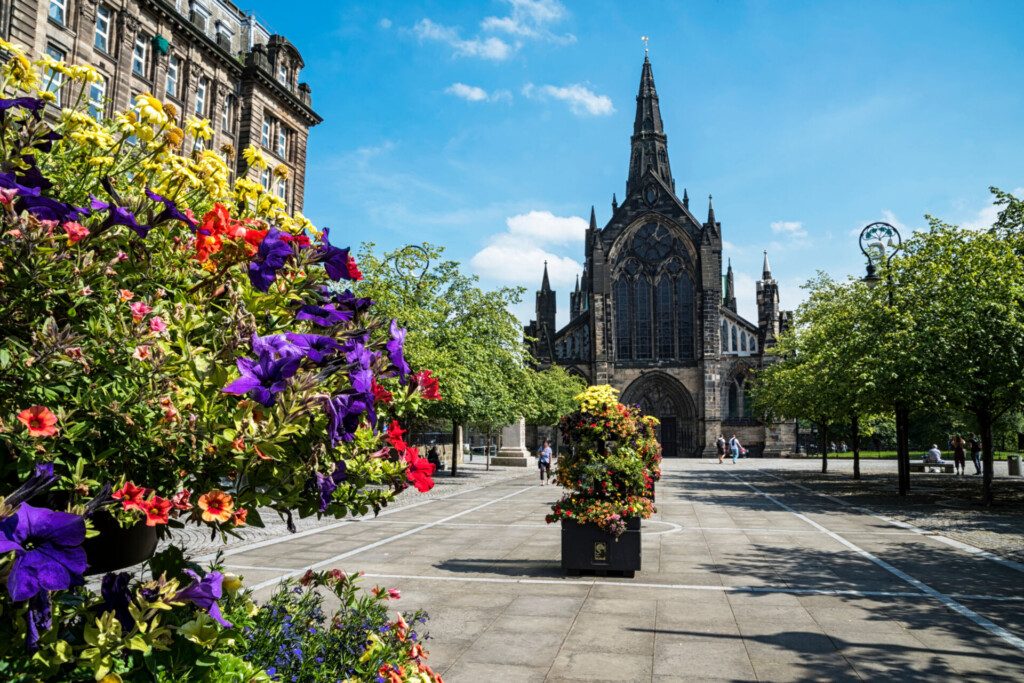 Extérieur de la cathédrale Saint-Mungo de Glasgow