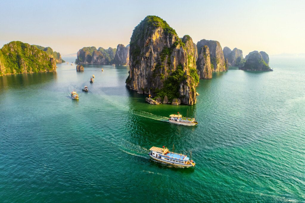 Vue aérienne sur la baie d Halong au Vietnam