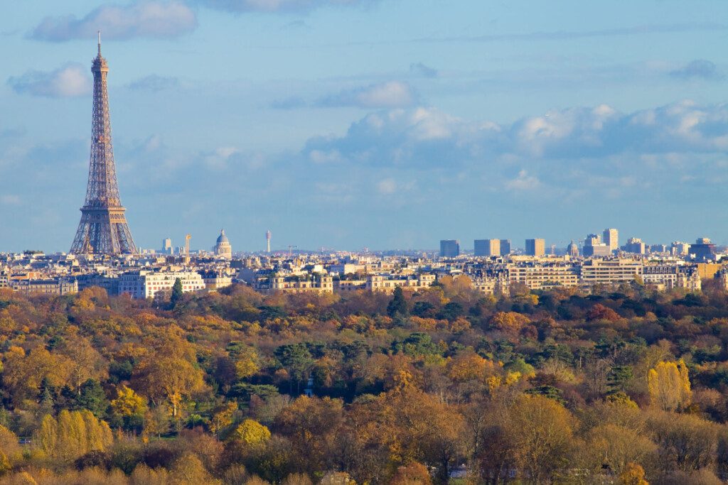 La tour Eiffel et le bois de Boulogne vus du mont Valérien