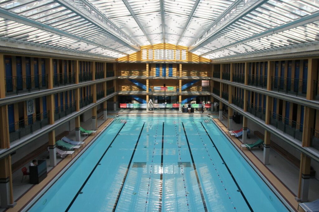 Piscine Molitor interieur autour de la Defense