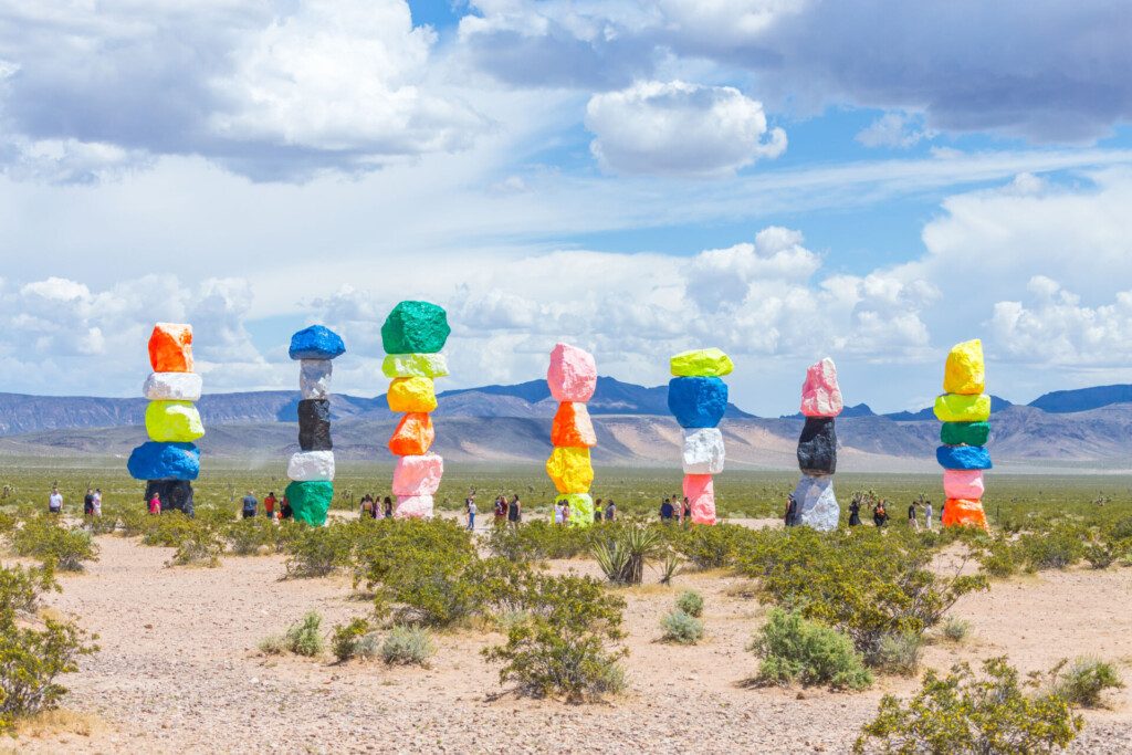 les Seven Magic Mountains