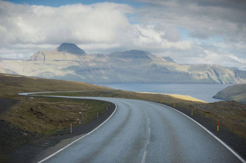 Paysage et route isolée en Islande