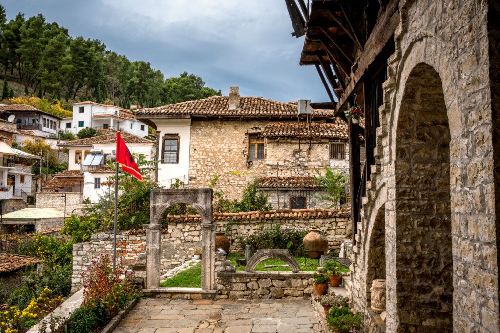 Extérieur du musée ethnographique de Berat (Albanie)