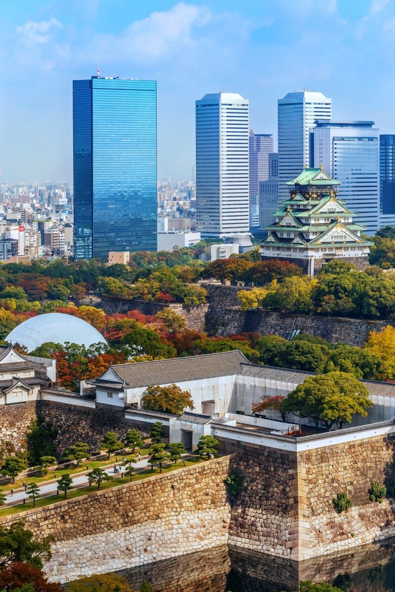 osaka-japon-moderne-et-chateau