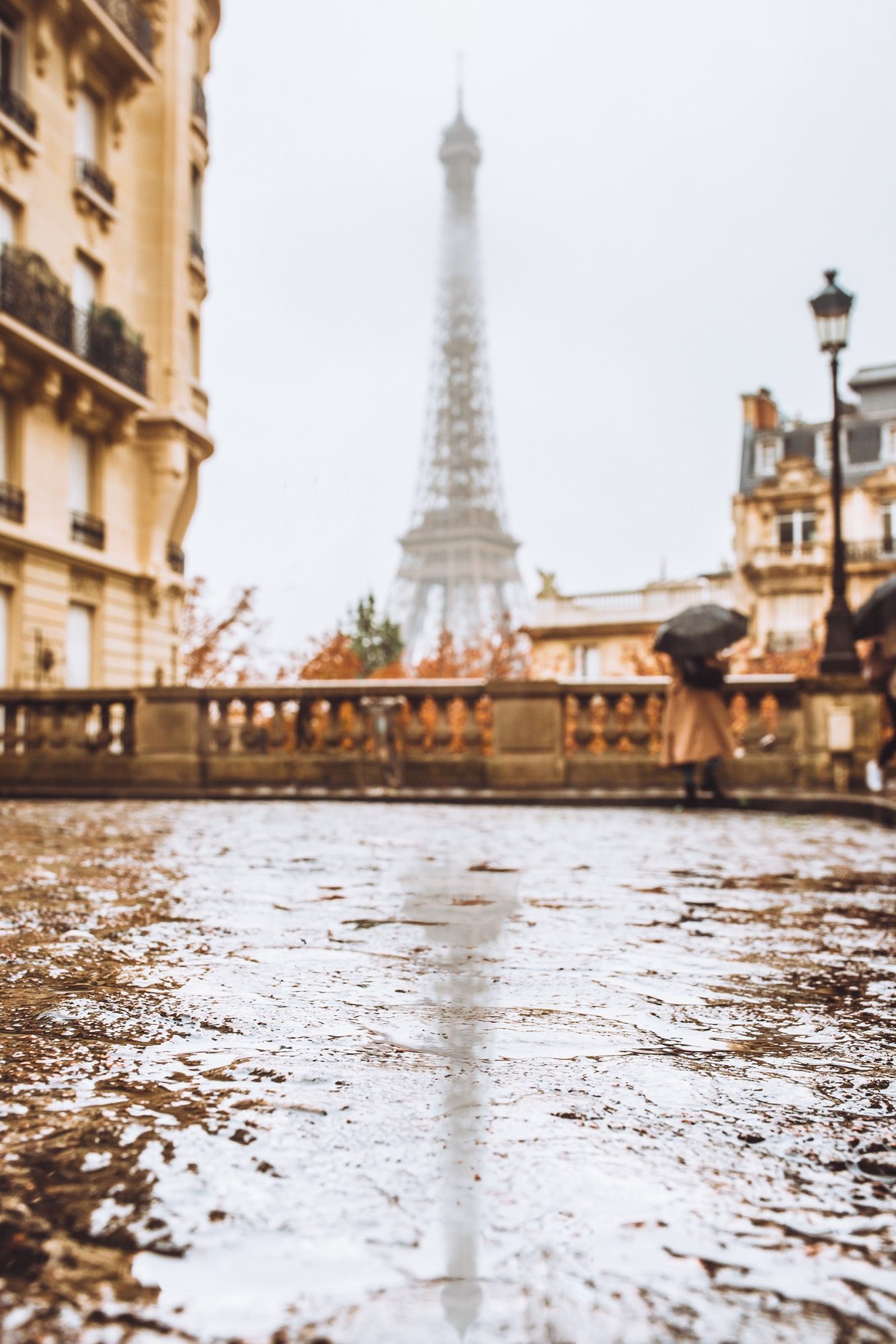 tour eiffel pluie hiver